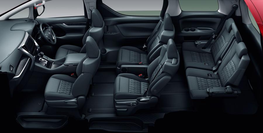 Интерьер Toyota Alphard S 2018 года  (фото 2 из 3)